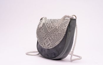 Moroccan Amazigh Handwoven Handbag with Vibrant Tribal Designs and Eco-Friendly Materials – Celebrate Artisan Heritage with Every Carry